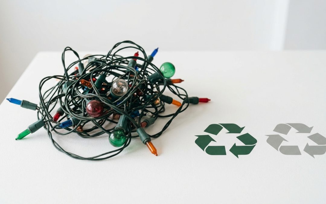 How to Recycle Old Christmas Lights